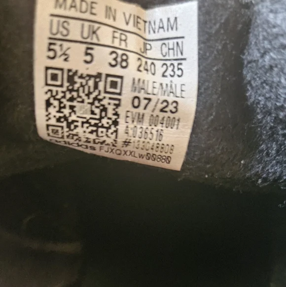 Adidas Samba Classic Black and White Shoes - Picture 5 of 9